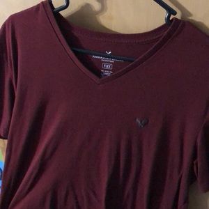 American Eagle Men’s V Neck Shirt Burgundy